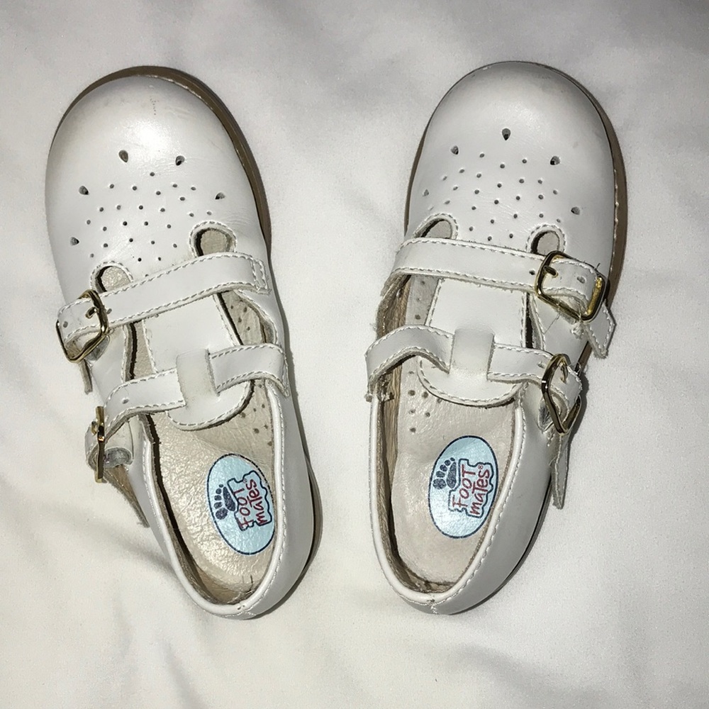 Little girls 8M Footmates dress shoes